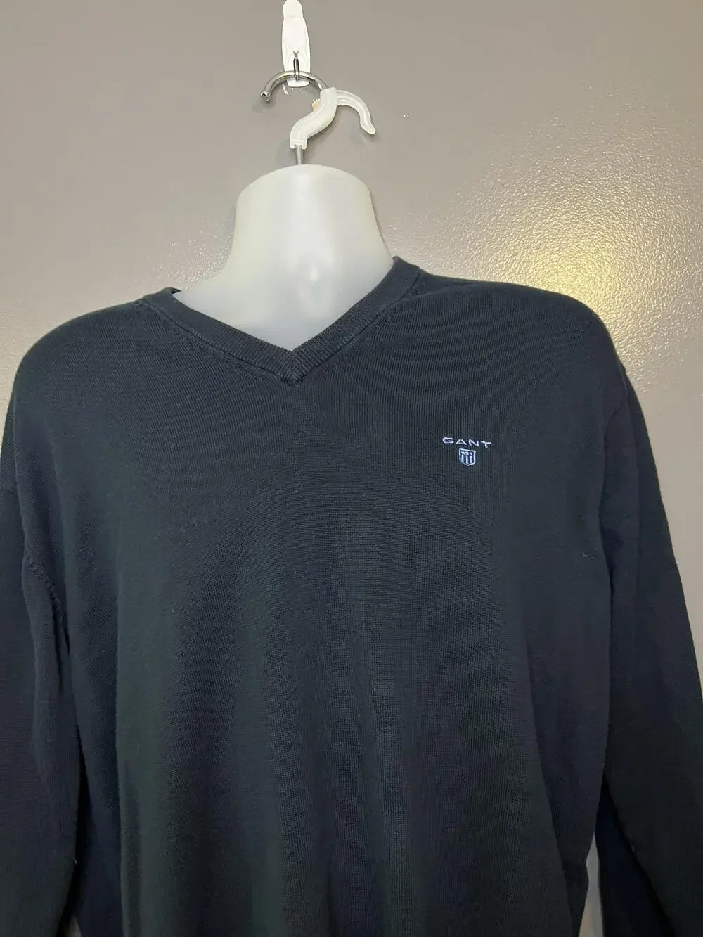 GANT Sweater Mens XL Black V Neck 100% Cotton Logo Knit Pullover Classic Fit
